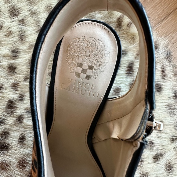 Super cute Vince Camuto heels leopard print real fur size 7 - Picture 5 of 6